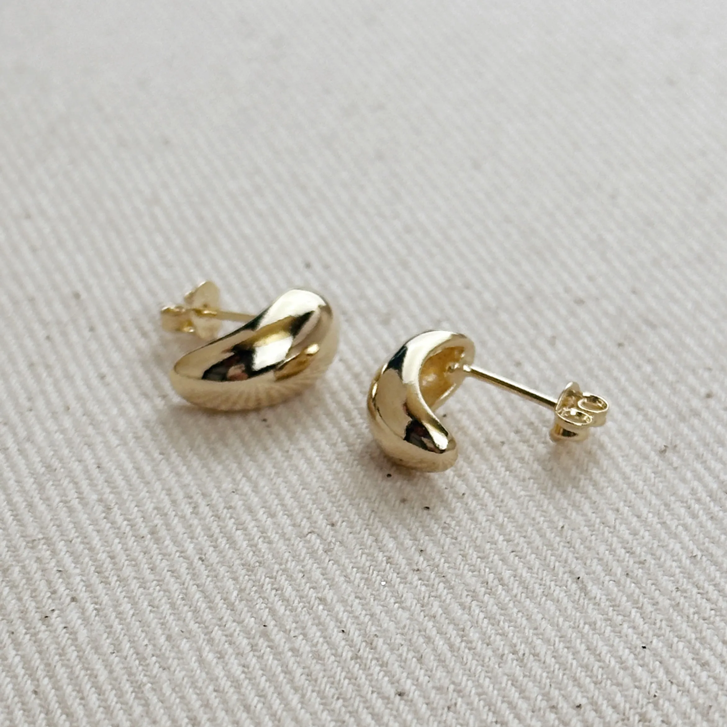 18k Gold Filled Polished Curved Small Stud Earrings