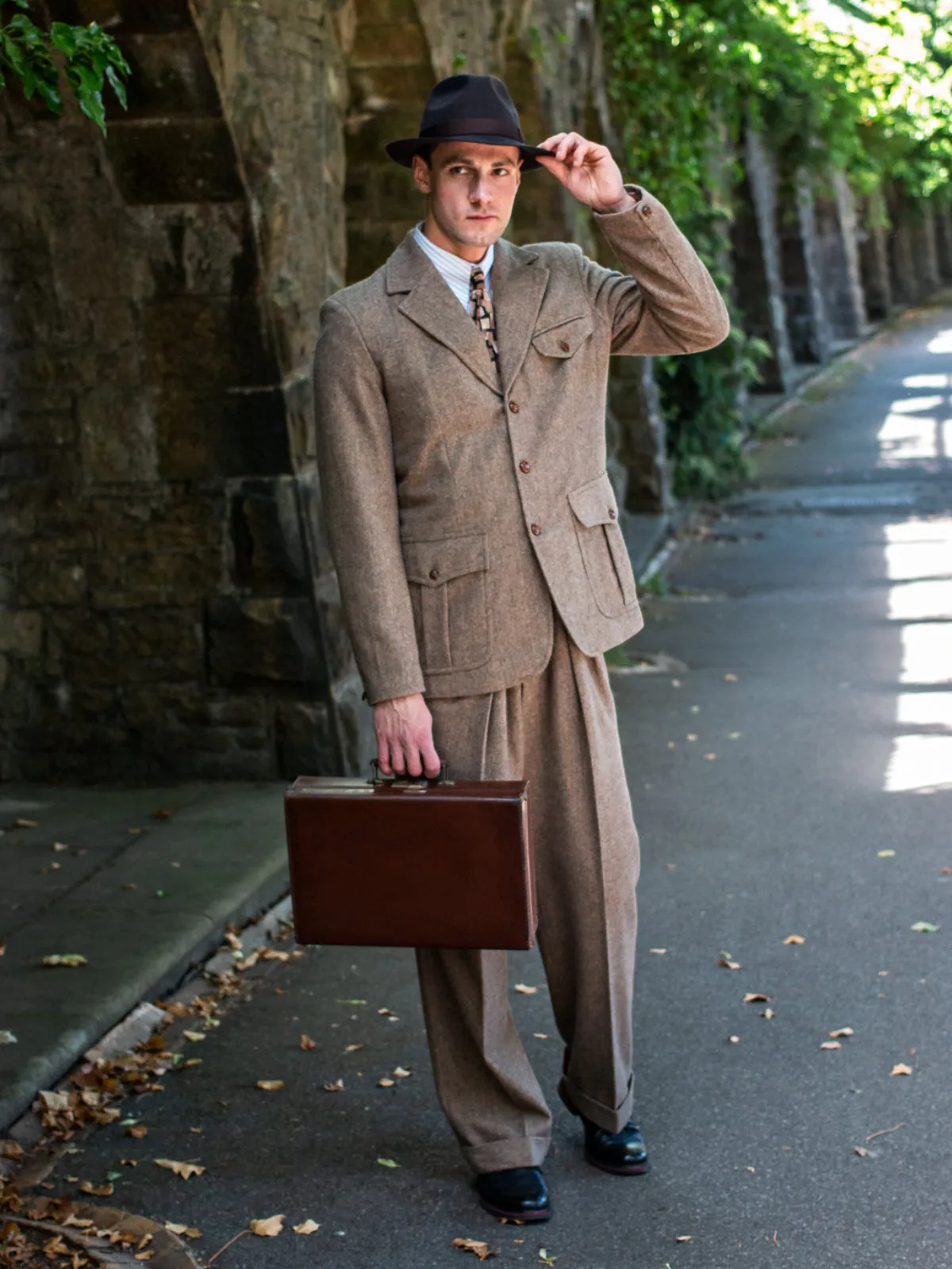 1940s Vintage Clubman Herringbone Wool Suit