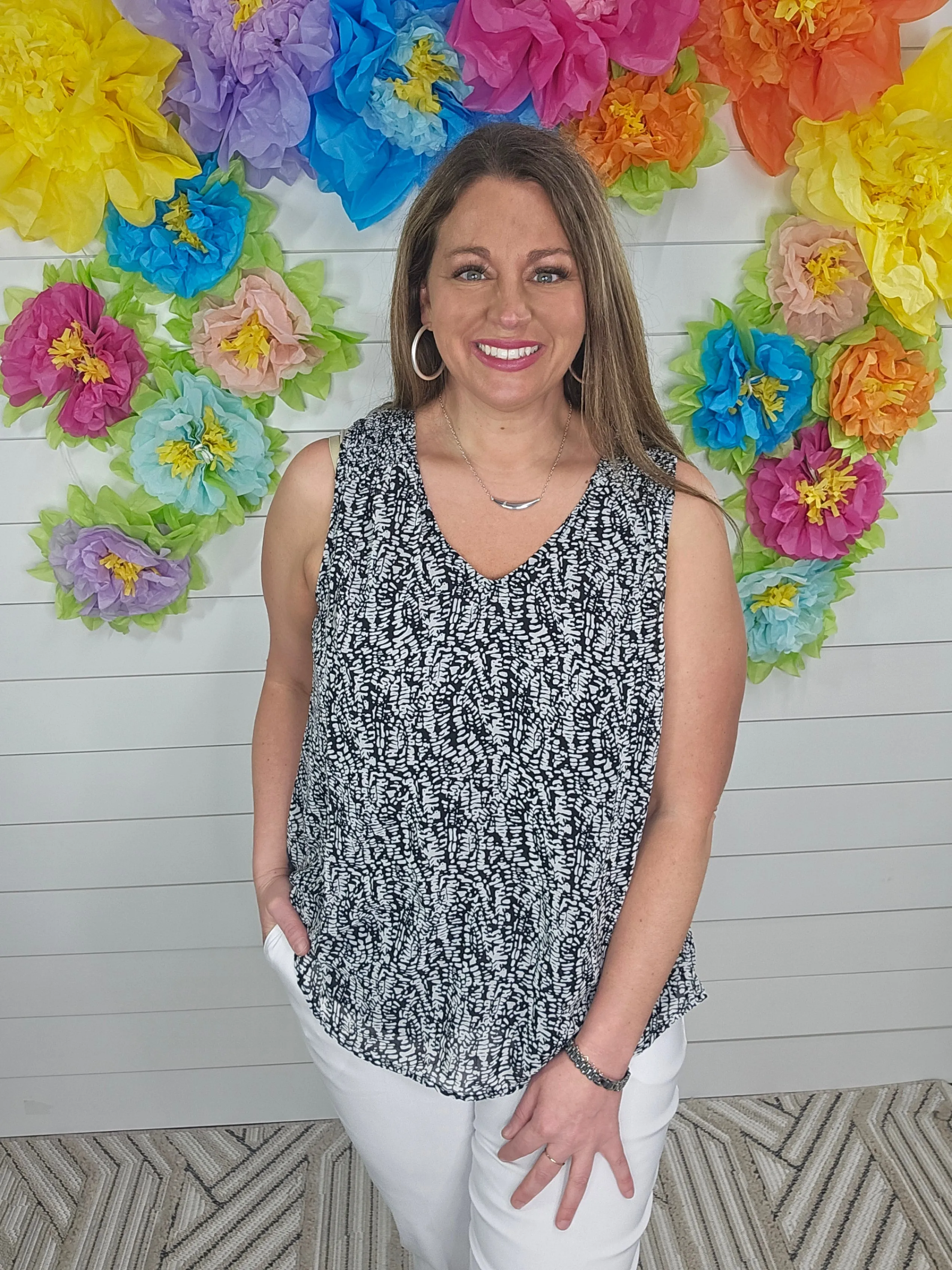 BLACK/WHITE V-NECK SMOCKED TANK TOP