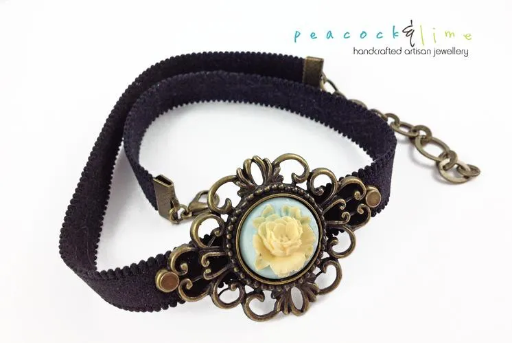 filigree flower cameo pendant choker necklace