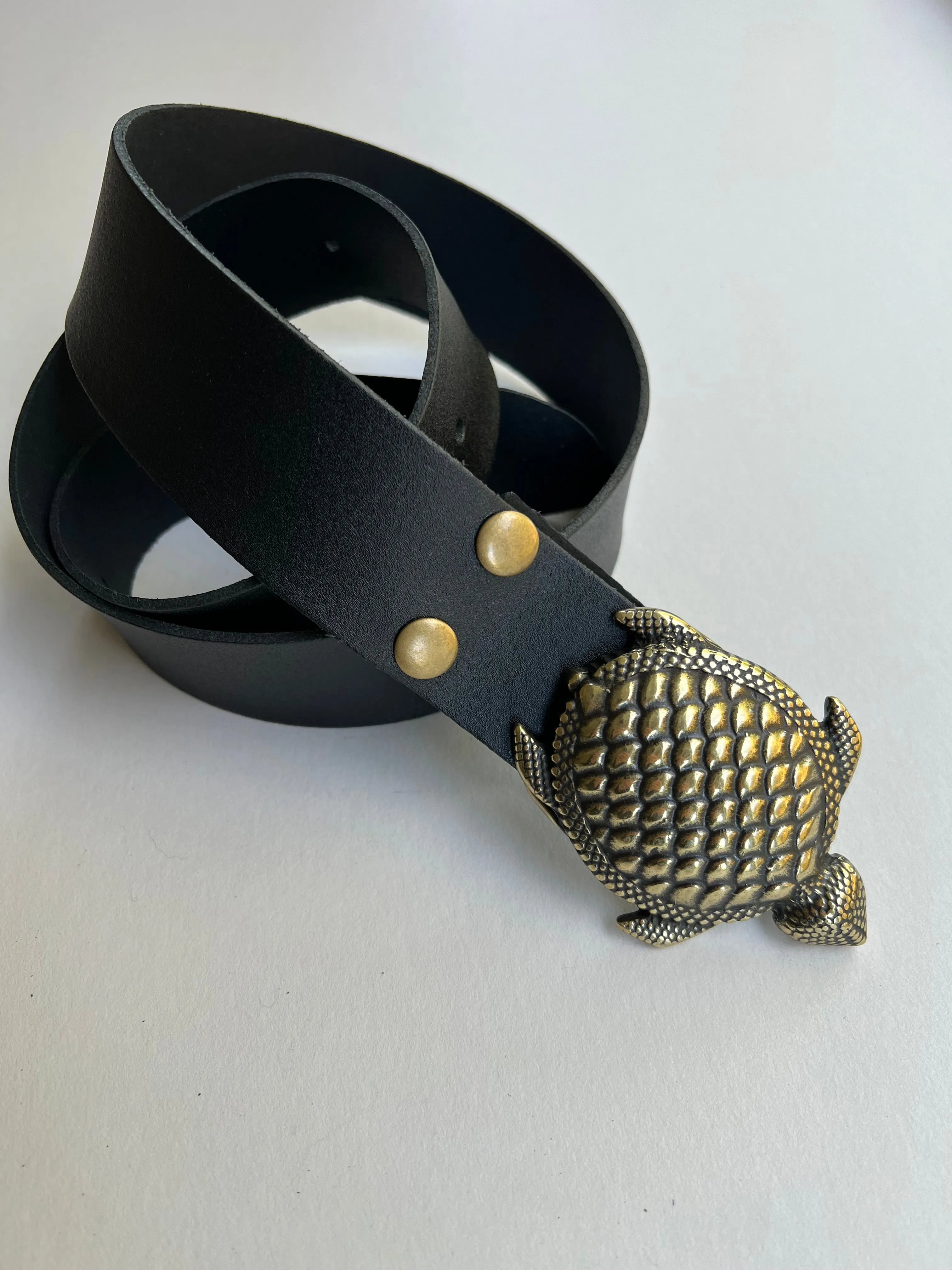 Ladies Leather Belt | Turtle Buckle