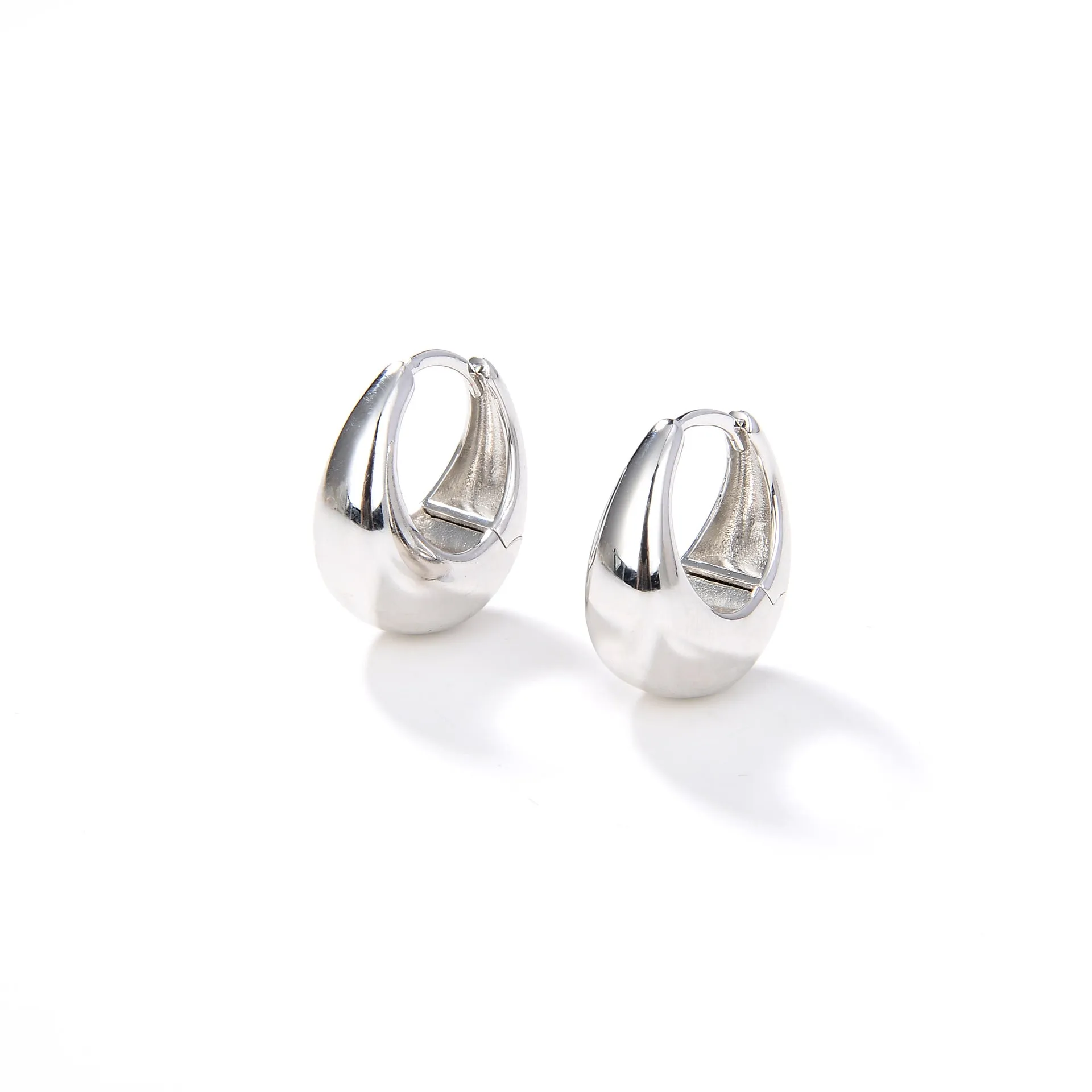 Minimalist Curved Hoop Earrings