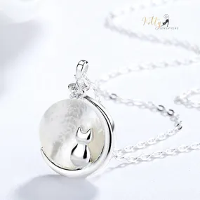 Mother-of-Pearl Moon Kitty Necklace in Solid 925 Sterling Silver (Platinum or Gold Plated)