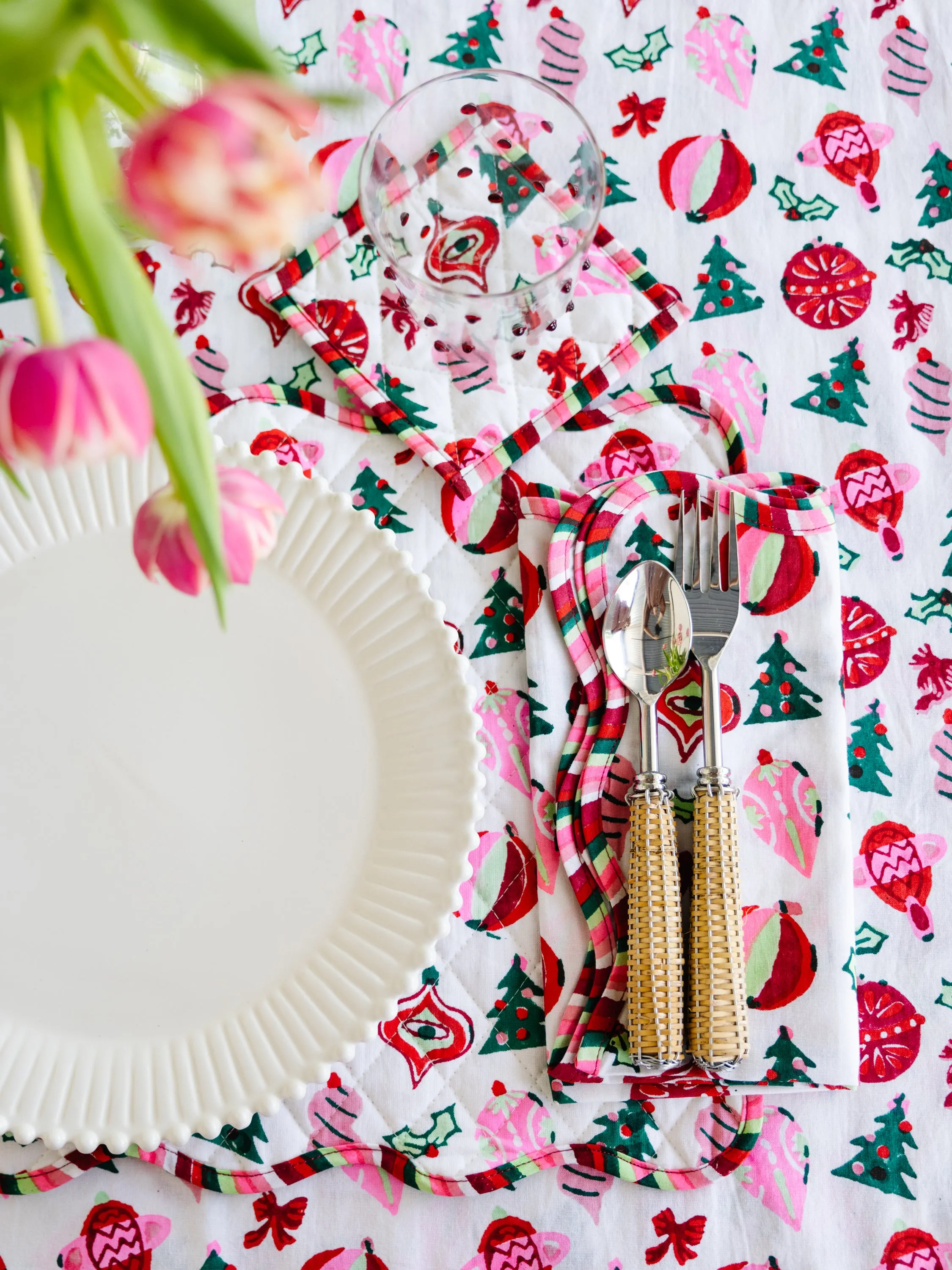 Noella Round Tablecloth