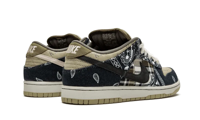 SB Dunk Low Travis Scott