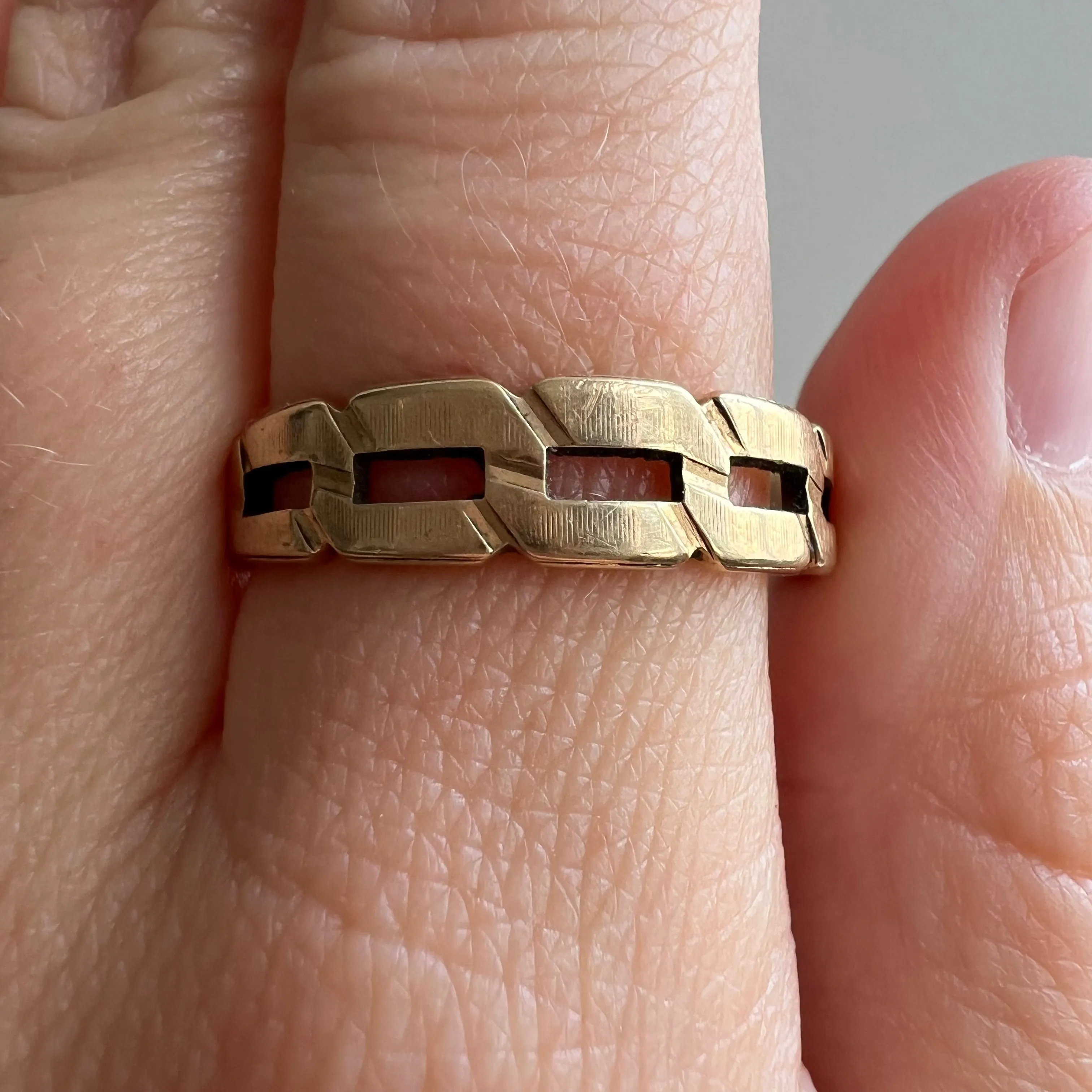 V I N T A G E // love linked / 14k yellow gold Keepsake curb chain ring / size 11.25